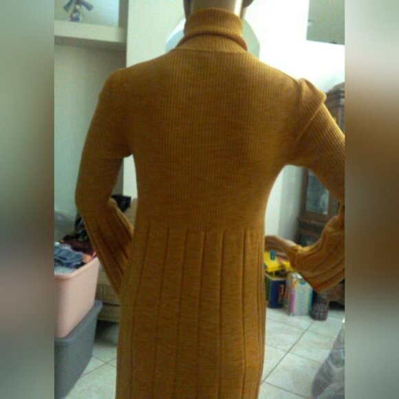 BNWOT MAXI SWEATER DRESS SZ. SM BY ELIZABETH & JAMES 100% WOOL GOLDEN COLOR LUX - Picture 5 of 13